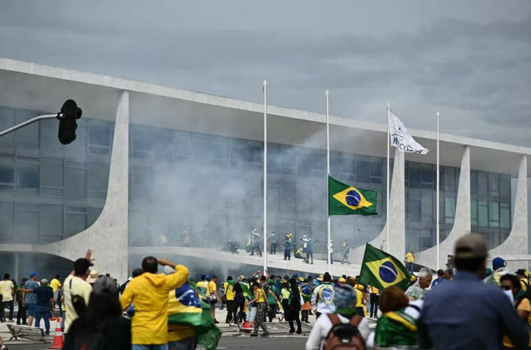 El PSOL llama a reforzar la movilización popular ante la intentona golpista del bolsonarismo en Brasil